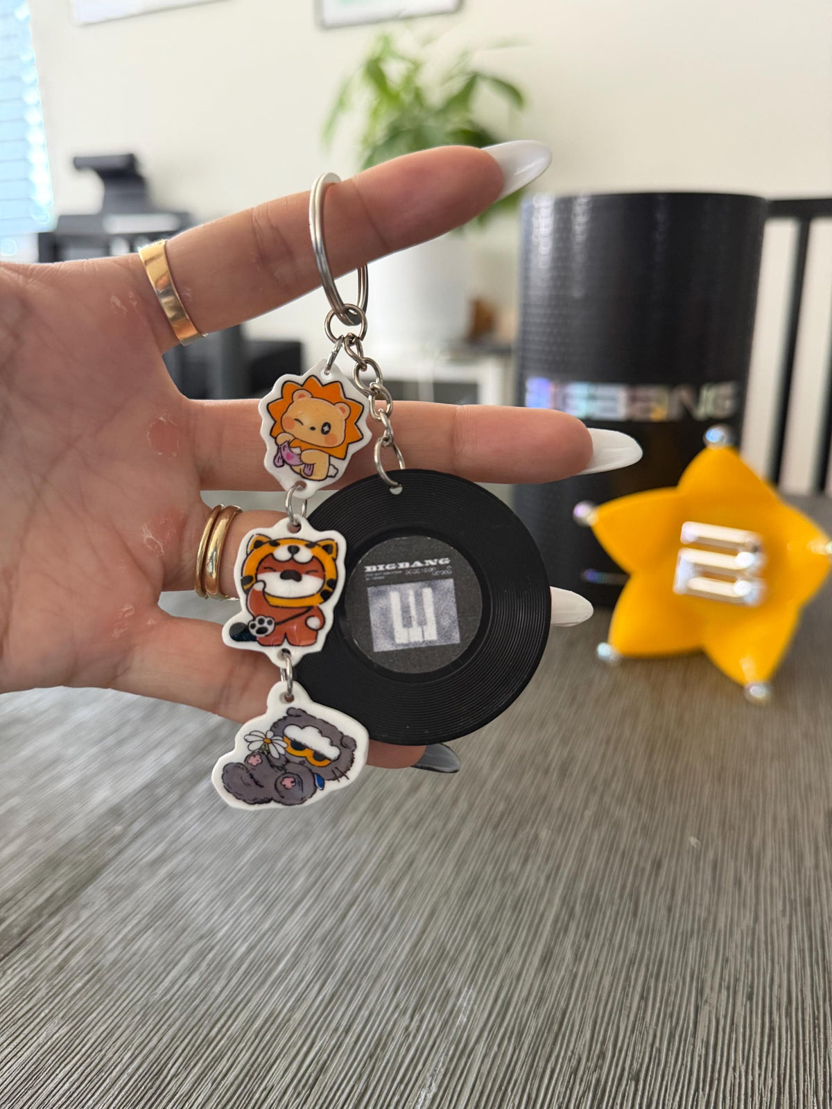 Kpop Bigbang 20th Anniversary Cosmo World Tour Charm Vinly NFC Disc Lightstick Charm Keychain